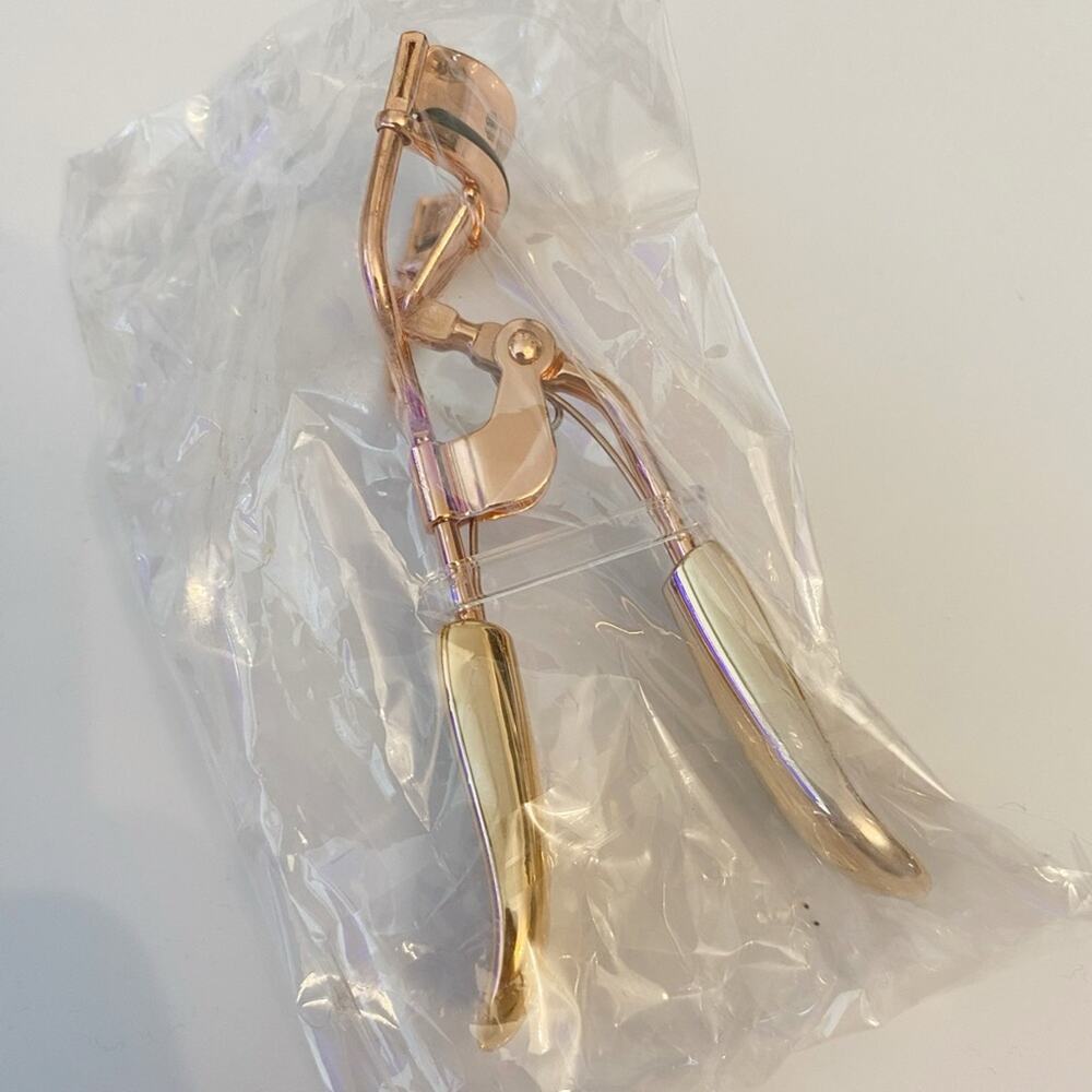 Juvenae rose gold eyelash curler NEW